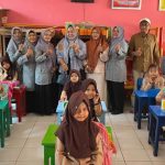 Ungfy Pitriyani Salurkan Bantuan Meja dan Kursi untuk PAUD Al Istiqomah